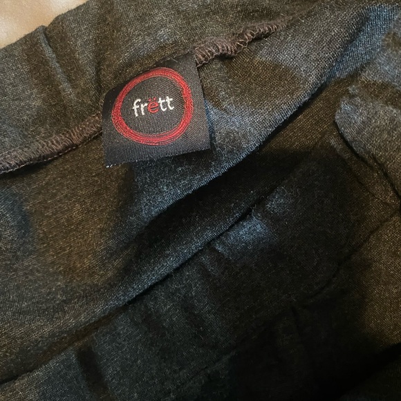 Gray skirt - Picture 7 of 7